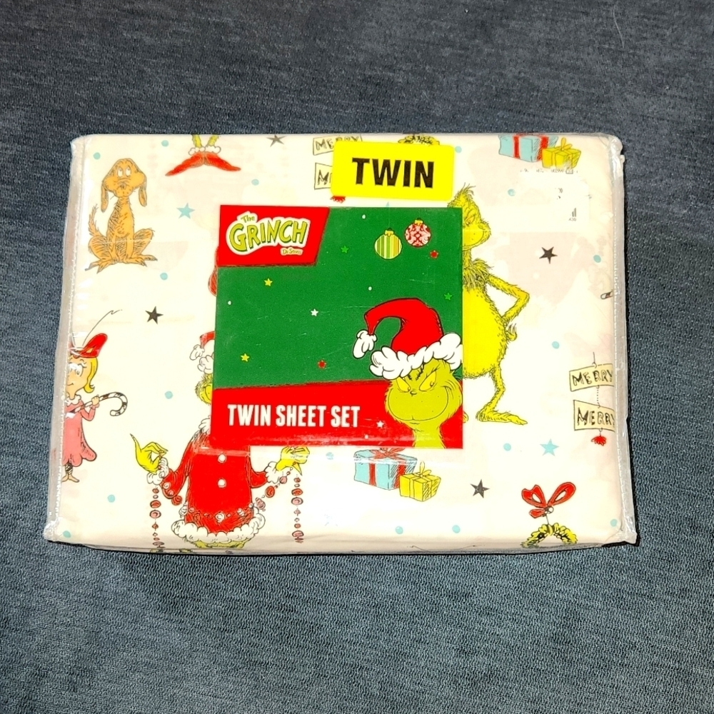The Grinch Merry Xmas Tween cotton  sheet set New in pack